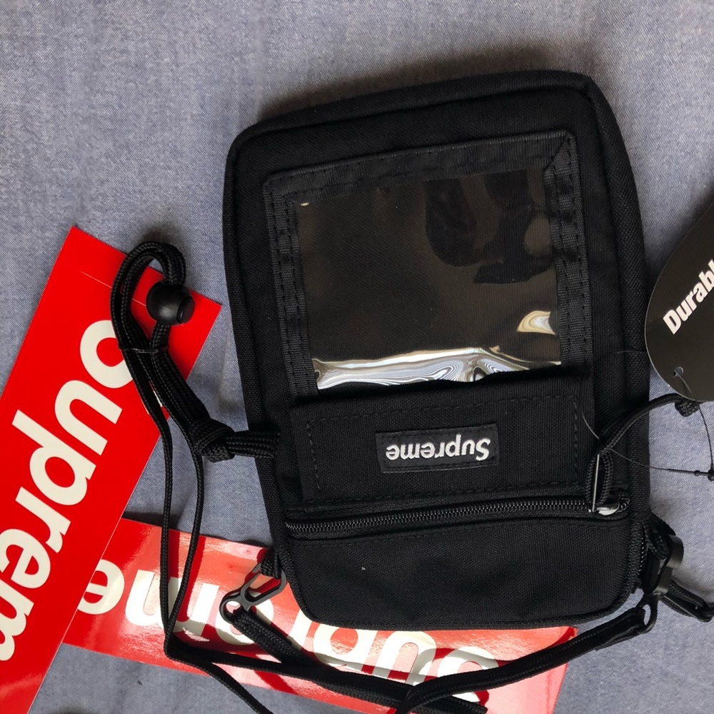 Supreme - Picture 5 of 5